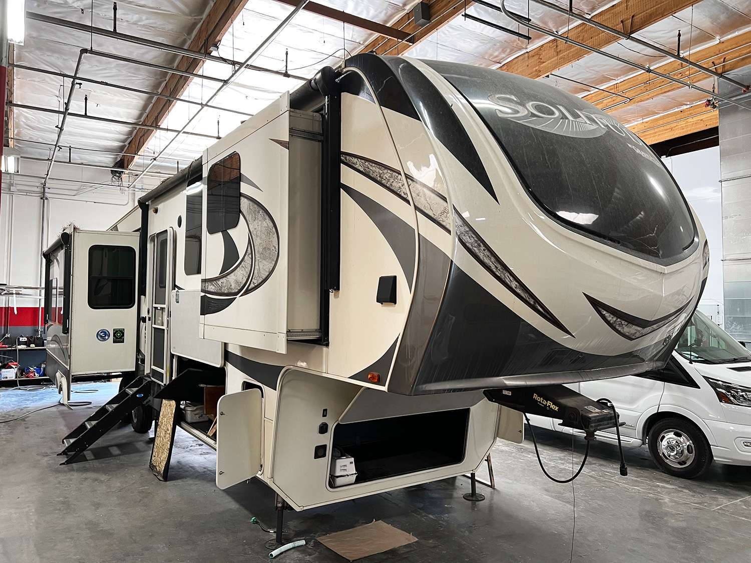 Fifth wheel repair at OCRV Center in Chino