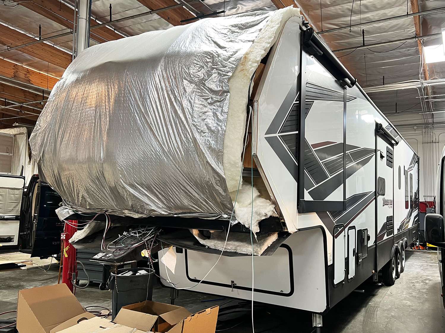 Fifth wheel front cap body damage repair
