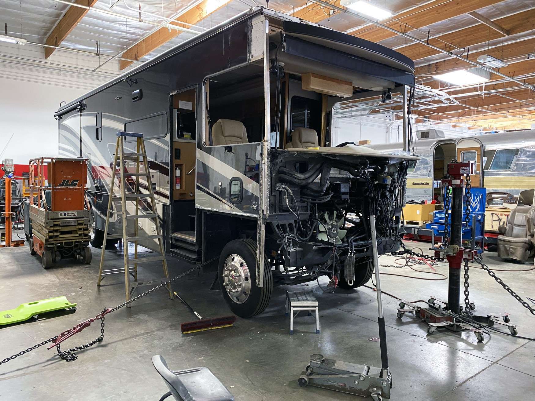 RV and trailer frame straightening at OCRV Center